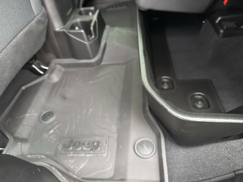New 2026 Jeep Gladiator Sport AWD/4WD image 36