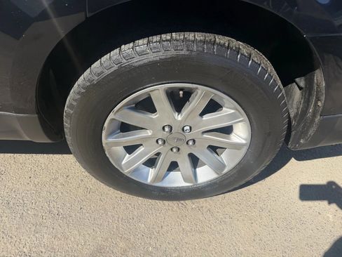 Used 2017 Lincoln MKT AWD image 9