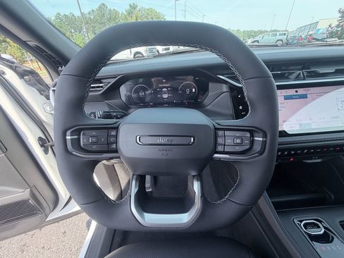 New 2026 Jeep Cherokee Overland w/ Trailer Tow Group AWD/4WD image 14