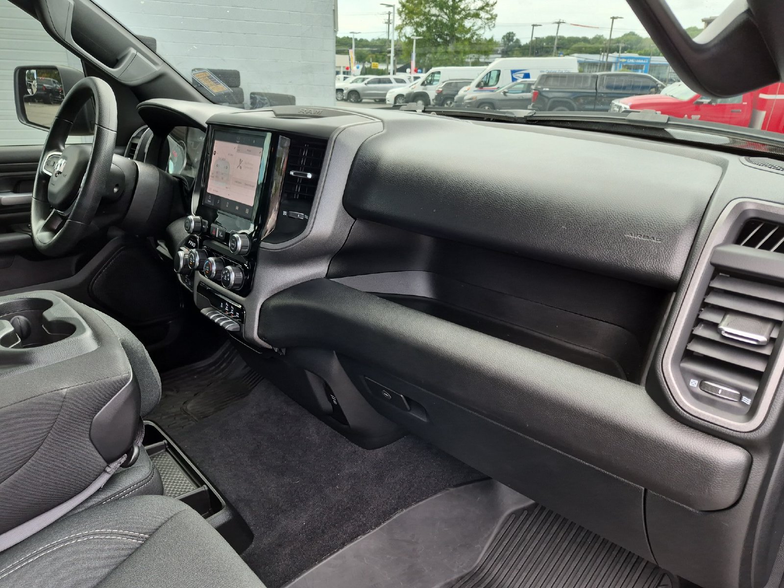 Used 2025 RAM 1500 Warlock AWD/4WD image 30