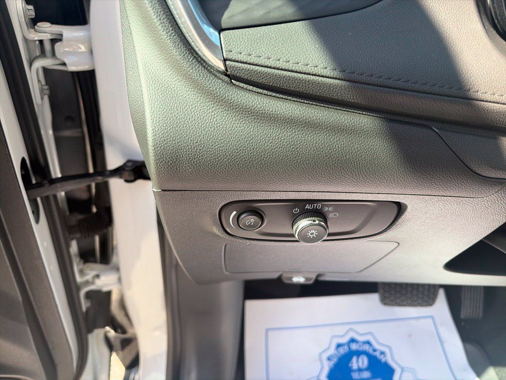 Used 2024 Buick Encore GX Sport Touring FWD image 19
