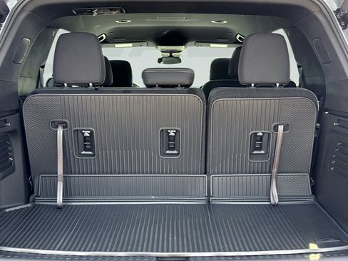 New 2026 Chevrolet Traverse LT w/ LPO, Floor Liner Package image 27