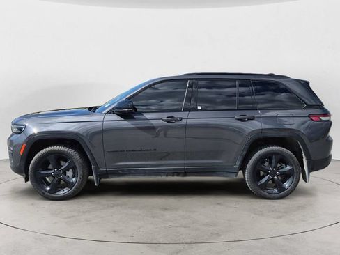 Used 2024 Jeep Grand Cherokee Limited w/ Luxury Tech Group II AWD/4WD image 2