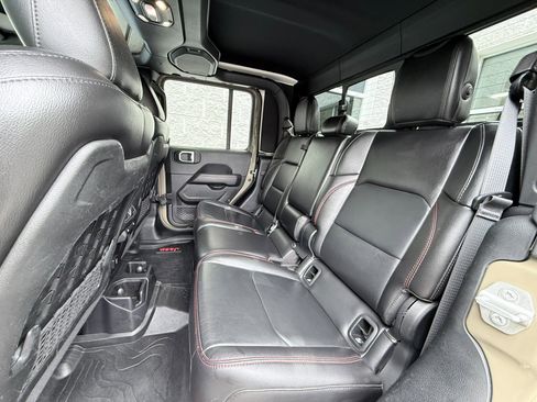 Used 2020 Jeep Gladiator Rubicon AWD/4WD image 19