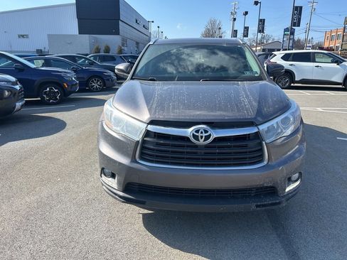 Used 2016 Toyota Highlander Limited image 2