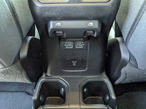Used 2025 Jeep Wrangler Unlimited Sahara AWD/4WD image 14