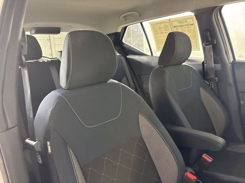 Used 2018 Nissan Kicks SV w/ Exterior Package image 26