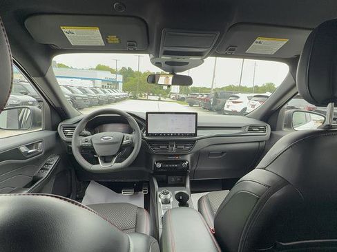 Certified 2023 Ford Escape ST-Line w/ Tech Pack #1 AWD/4WD image 17