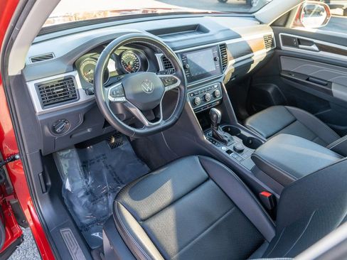Used 2021 Volkswagen Atlas SE w/ Panoramic Sunroof Package image 12
