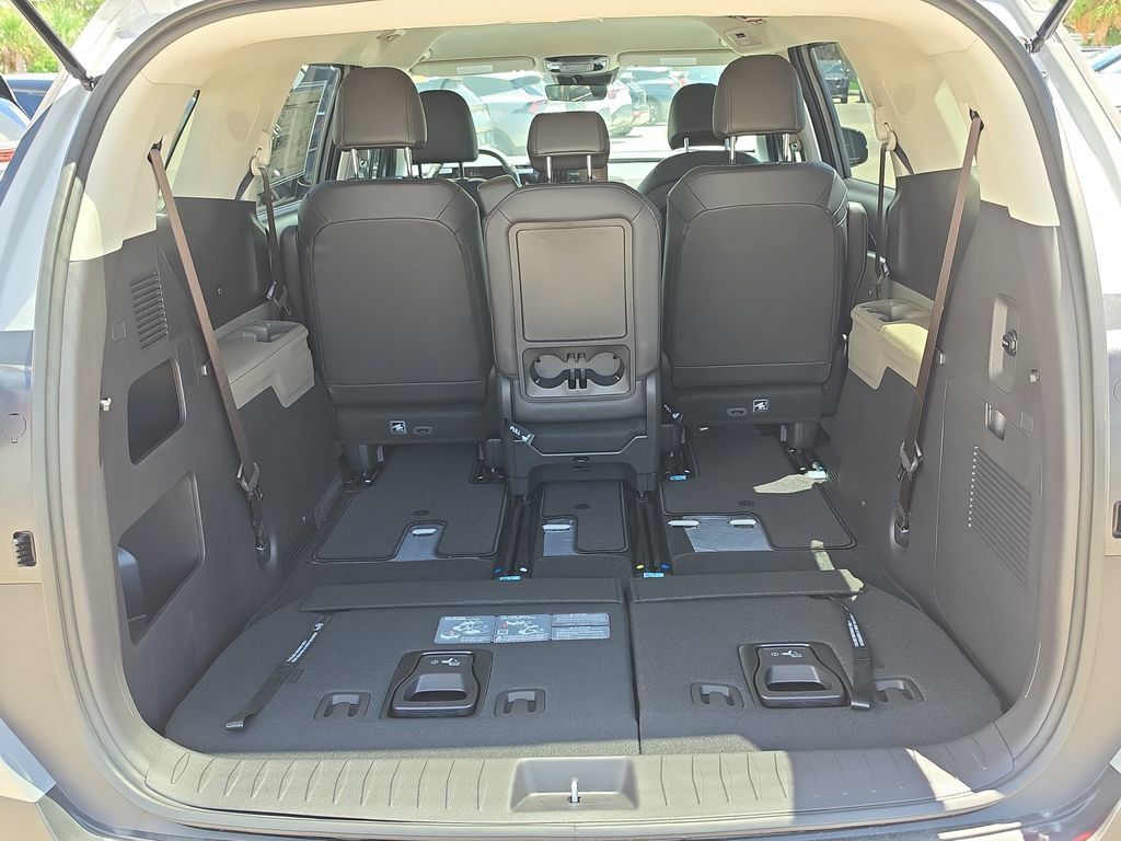 New 2027 Kia Carnival FWD image 10