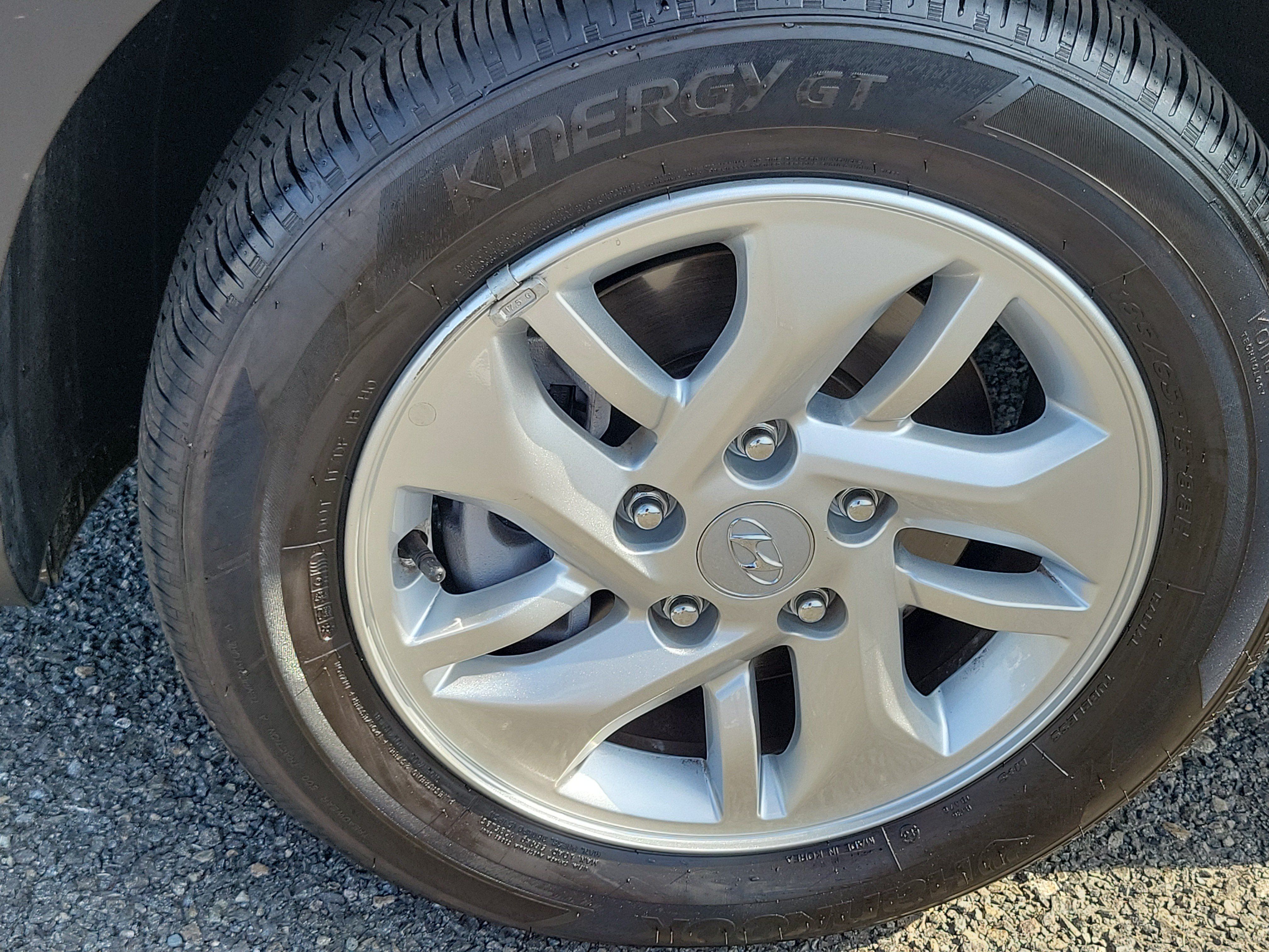 Certified 2026 Hyundai Venue SE FWD image 7