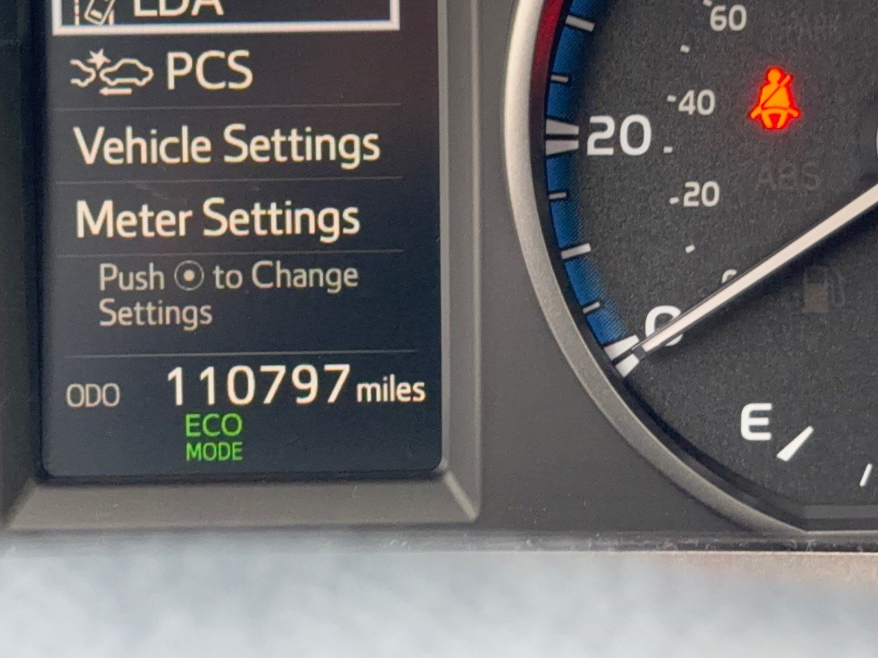 Used 2018 Toyota RAV4 LE w/ All Weather Liner Package FWD image 26