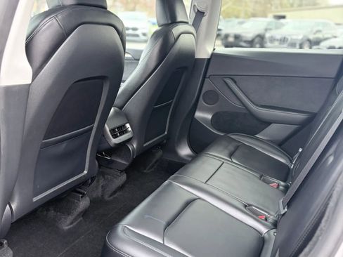 Used 2025 Tesla Model Y Performance image 30