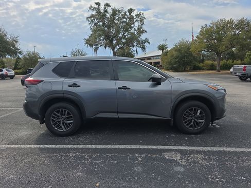 Used 2023 Nissan Rogue S image 6
