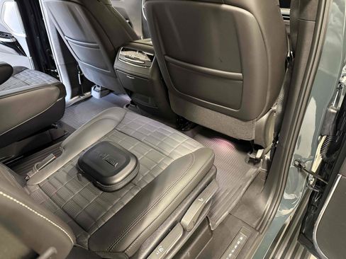 Used 2025 Cadillac Escalade V w/ LPO, ONYX Package image 12