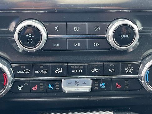 Used 2024 Ford F150 Lariat image 22