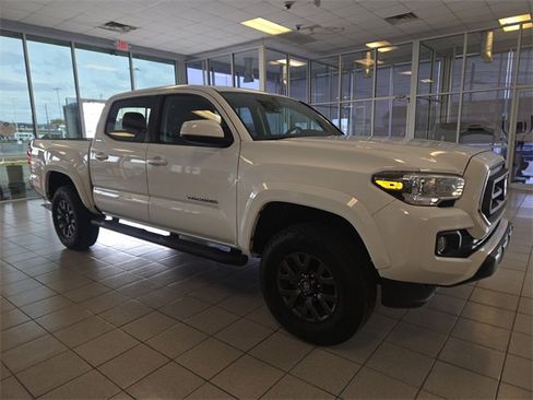 Used 2023 Toyota Tacoma SR5 image 2