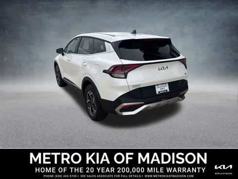 Used 2023 Kia Sportage LX AWD/4WD image 4