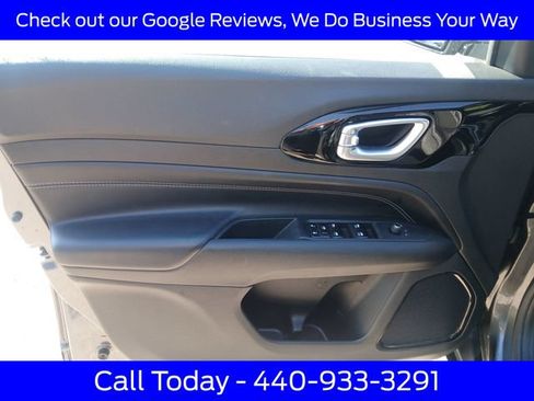 Used 2023 Jeep Compass Latitude AWD/4WD image 16