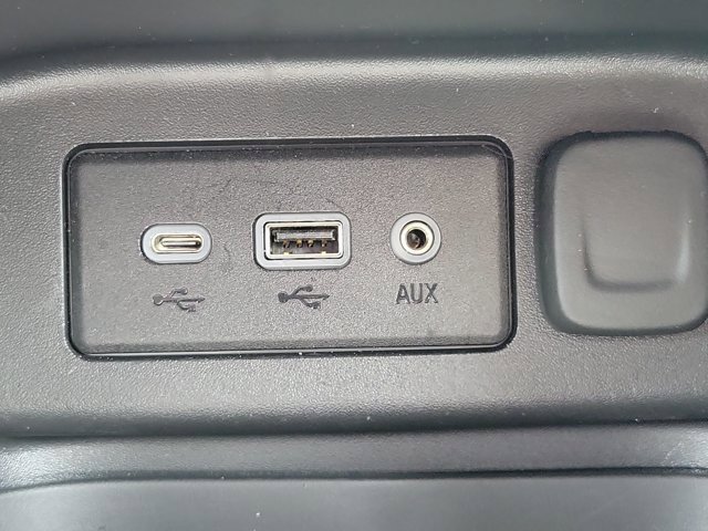 Used 2023 Chevrolet Equinox LS FWD image 30