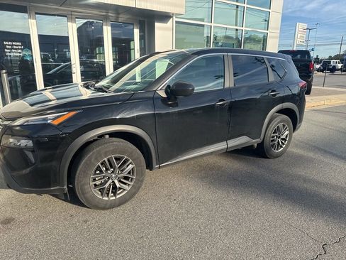 Used 2024 Nissan Rogue S image 14