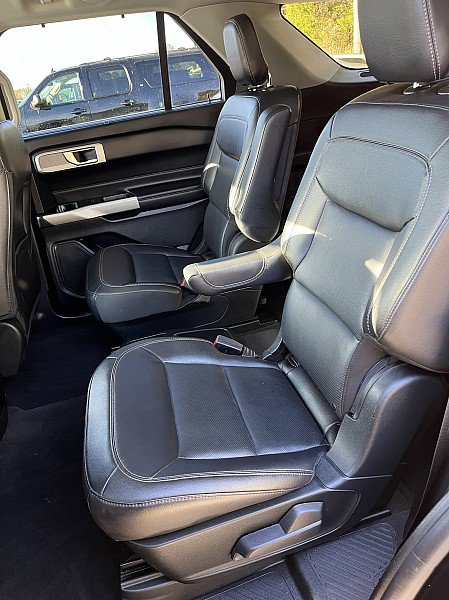 Used 2021 Ford Explorer Limited w/ Equipment Group 301A RWD image 16