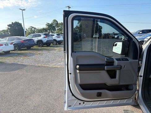 Used 2018 Ford F150 XLT w/ Equipment Group 301A Mid RWD image 18