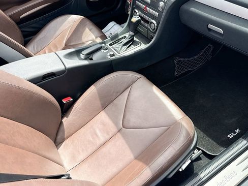 Used 2005 Mercedes-Benz SLK 350 image 25
