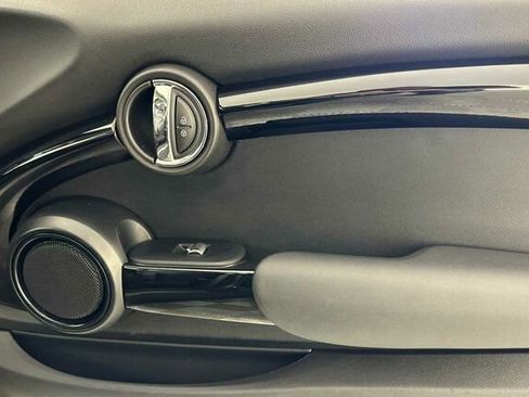 Used 2018 MINI Cooper S image 19