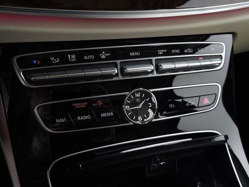 Used 2017 Mercedes-Benz E 300 E 300 4MATIC image 27
