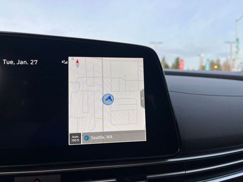 Used 2025 Hyundai Elantra Limited image 20