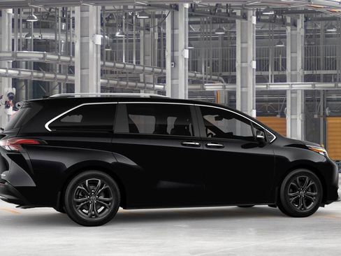 New 2026 Toyota Sienna Platinum image 11