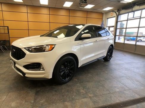 Certified 2022 Ford Edge ST-Line image 3