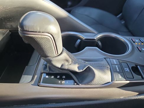 Used 2022 Toyota Camry XSE image 21