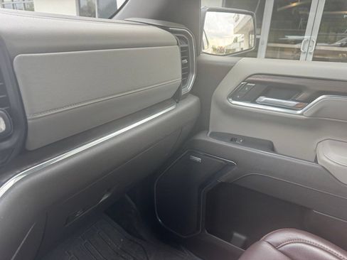 Used 2025 GMC Sierra 1500 SLT w/ SLT Premium Plus Package AWD/4WD image 20