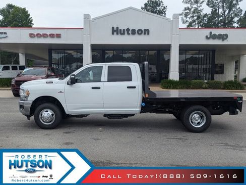 New 2024 RAM 3500 Tradesman w/ Chrome Appearance Group image 1