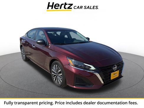 Used 2025 Nissan Altima 2.5 SV FWD image 1