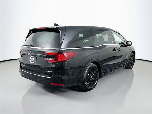 Used 2024 Honda Odyssey Sport image 13