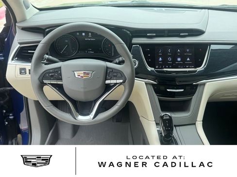 Used 2024 Cadillac XT6 Premium Luxury w/ Technology Package image 21