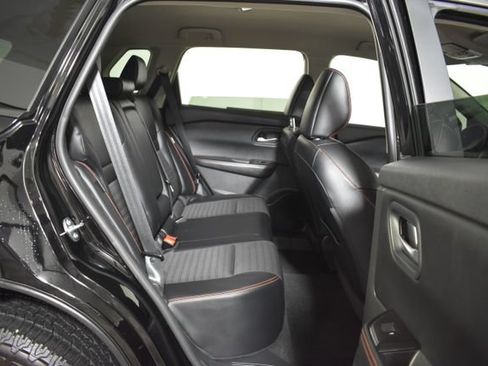 Certified 2025 Nissan Rogue SV AWD/4WD image 33