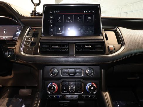 Used 2024 GMC Yukon AT4 w/ Technology Package AWD/4WD image 17