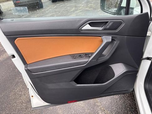 Used 2019 Volkswagen Tiguan SE AWD/4WD image 10