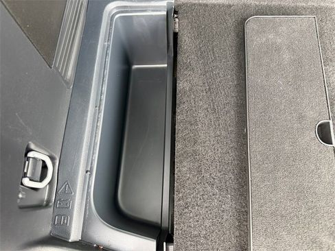 Used 2025 Ford Explorer Active image 32