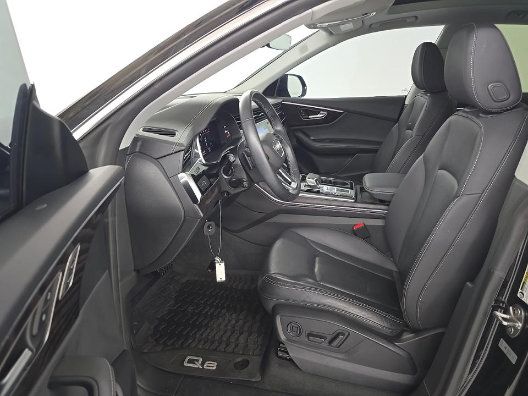Used 2023 Audi Q8 Premium Plus w/ Premium Plus Package AWD/4WD image 5