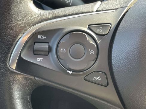 Used 2020 Buick Enclave Essence FWD image 19
