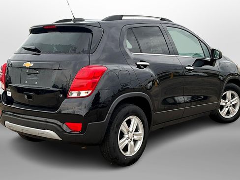 Used 2019 Chevrolet Trax LT w/ LT Convenience Package image 11