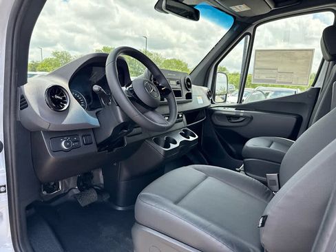 Used 2026 Mercedes-Benz Sprinter 2500 image 10