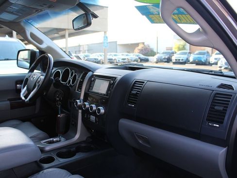Used 2014 Toyota Sequoia Platinum AWD/4WD image 21