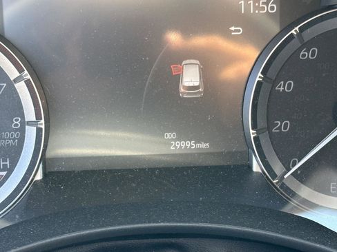 Used 2024 Toyota Highlander XLE image 14