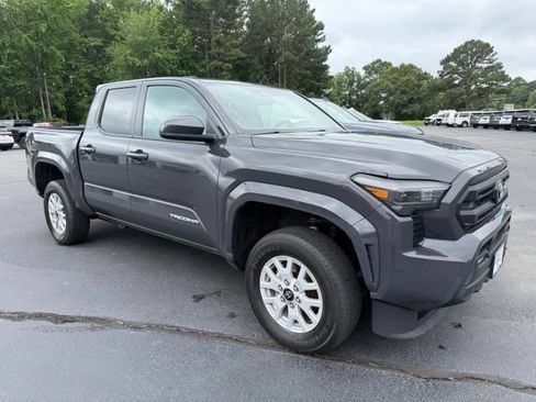 Used 2024 Toyota Tacoma SR5 AWD/4WD image 3